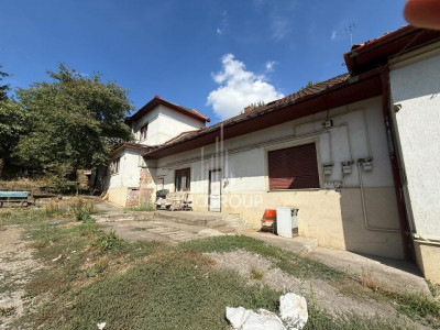 Casă de închiriat, formată din 3 apartamente – zona Oașului
