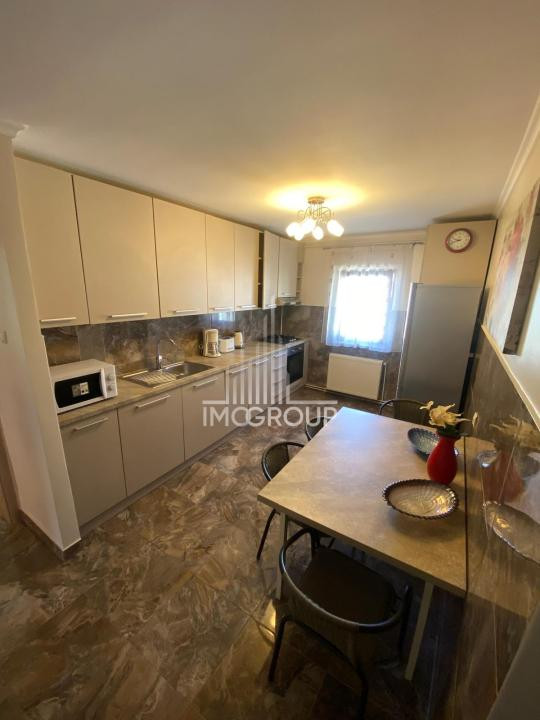 Apartament cu 3 camere si 2 bai  la 12 minute de UMF