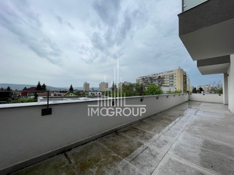 OPORTUNITATE De vanzare apartament 3 camere terasa 30 mp 2 parcarI