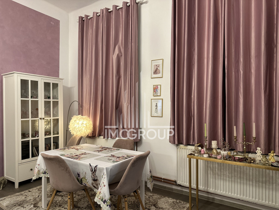 15 Mai. Apartament în vilă, vis-a-vis de Hotel Napoca.