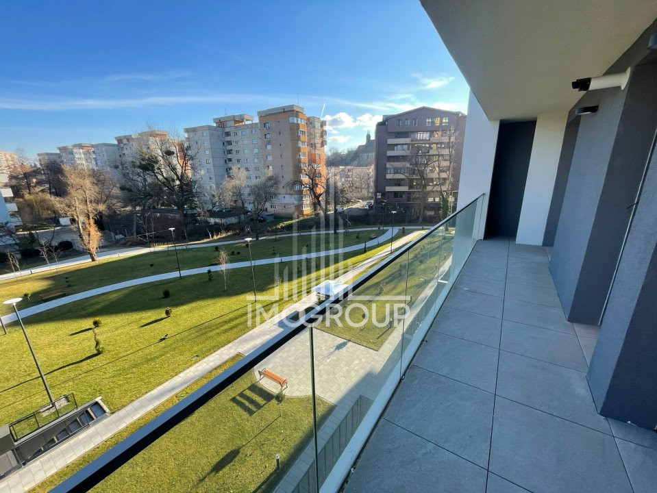 VANDUT apartament 3 camere Parcul Rozelor Semicentral parcare  balcon 26mp 