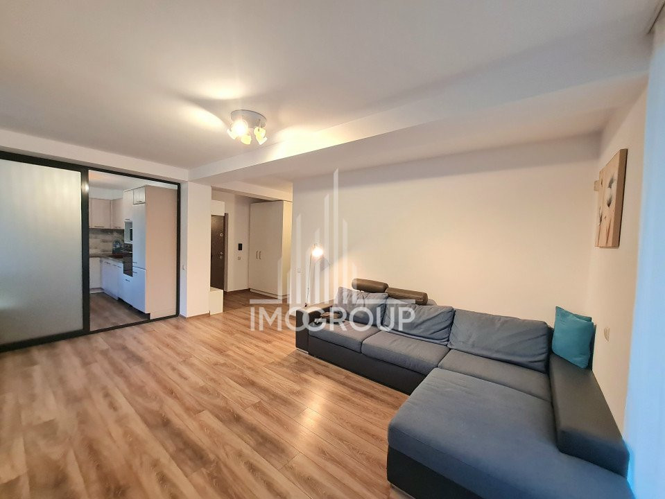 Inchiriez apartament in vila, 4 camere si garaj, Europa