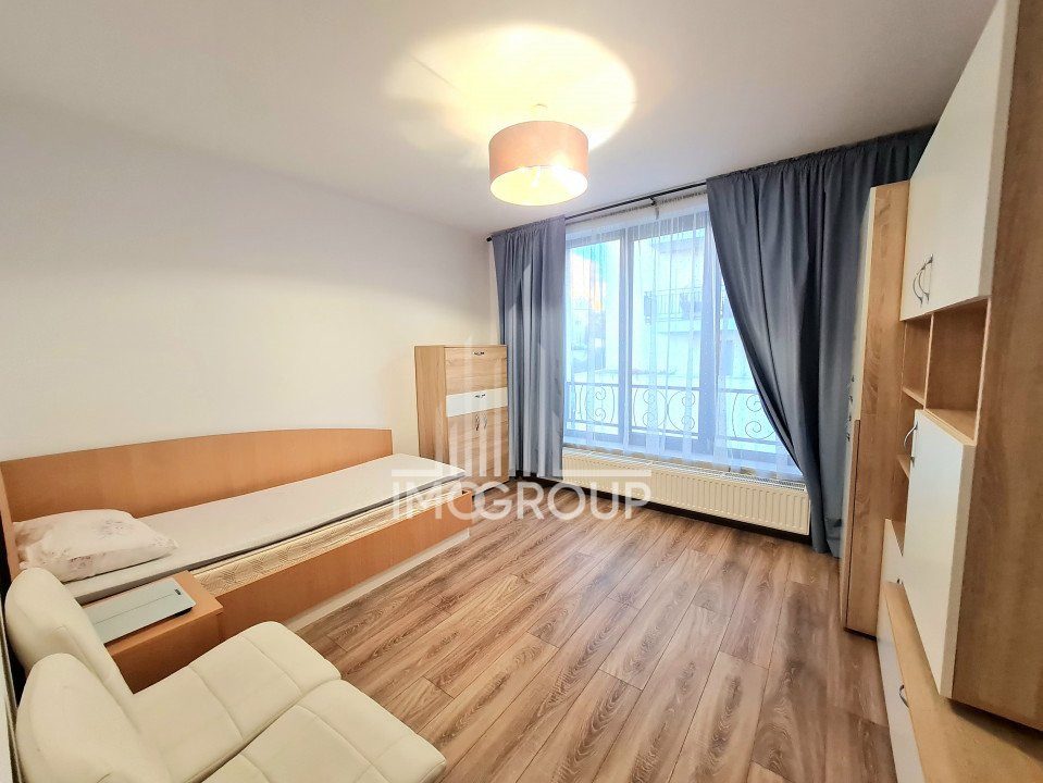 Inchiriez apartament in vila, 4 camere si garaj, Europa