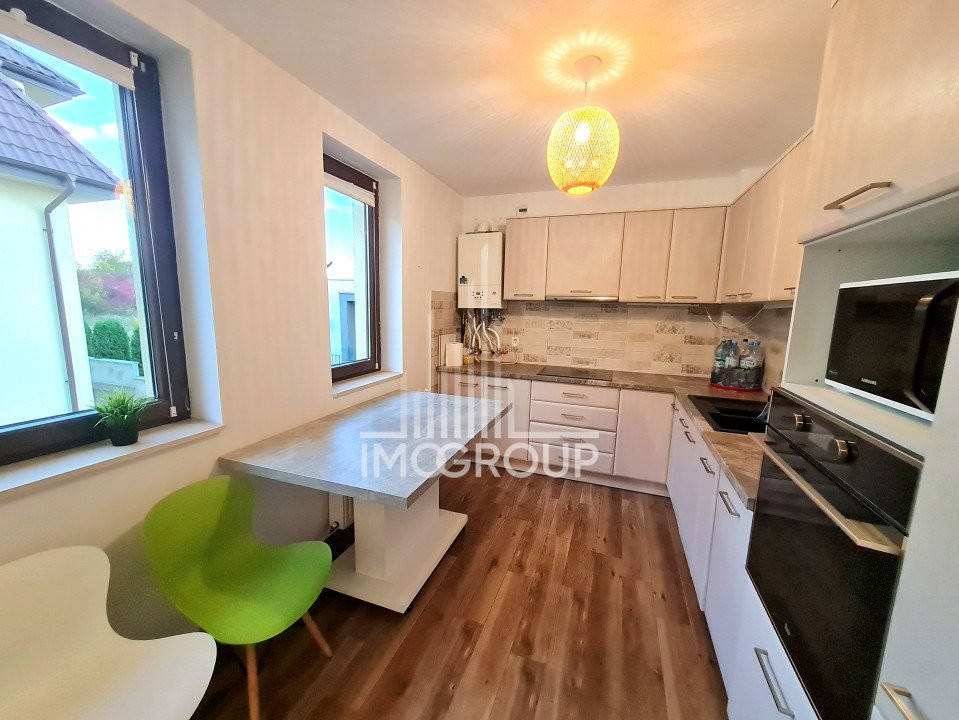 Inchiriez apartament in vila, 4 camere si garaj, Europa