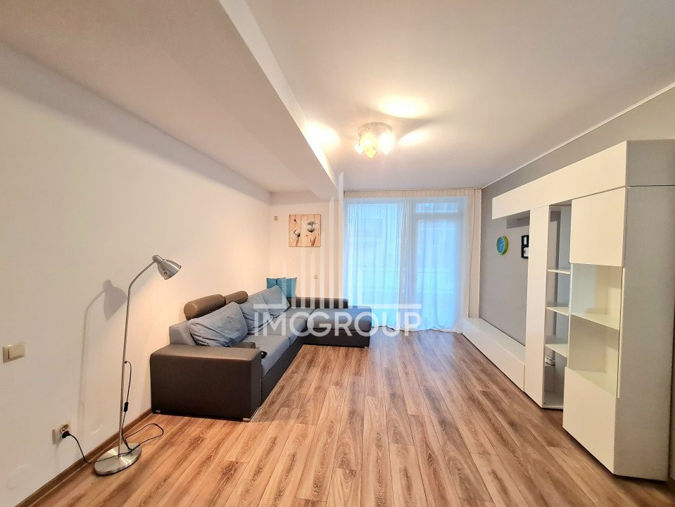 Inchiriez apartament in vila, 4 camere si garaj, Europa